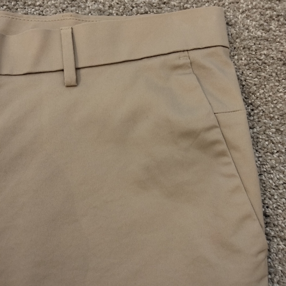 NWT Sz 42 BR Men's 9" Aiden Core Temp Khaki Shorts - Picture 6 of 11
